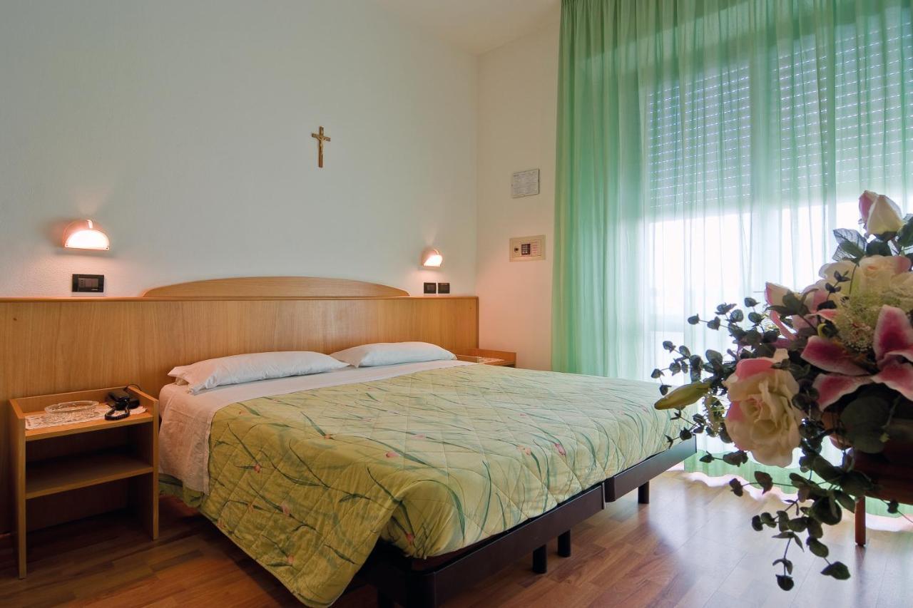 Little Hotel Cesenatico Εξωτερικό φωτογραφία