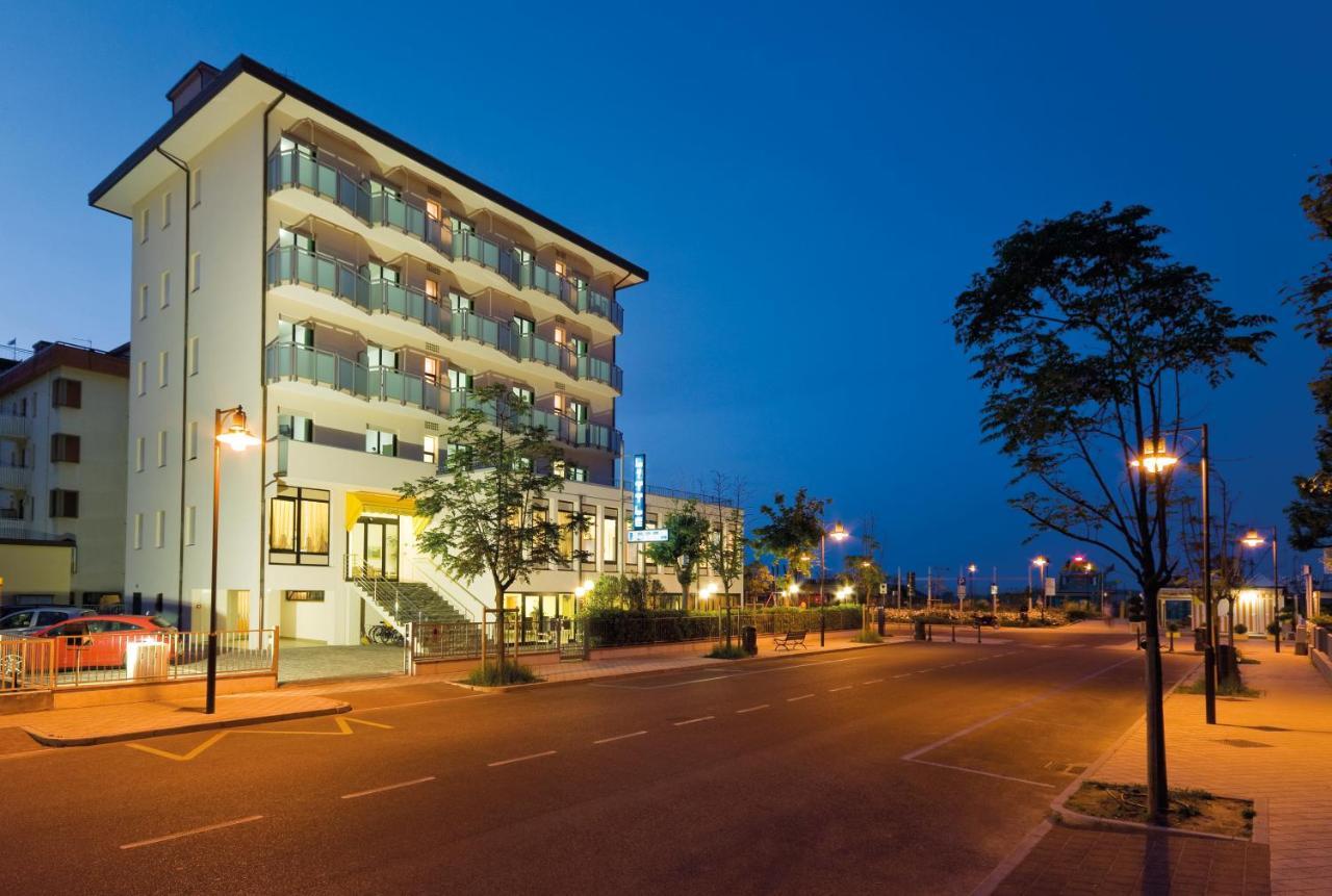 Little Hotel Cesenatico Εξωτερικό φωτογραφία