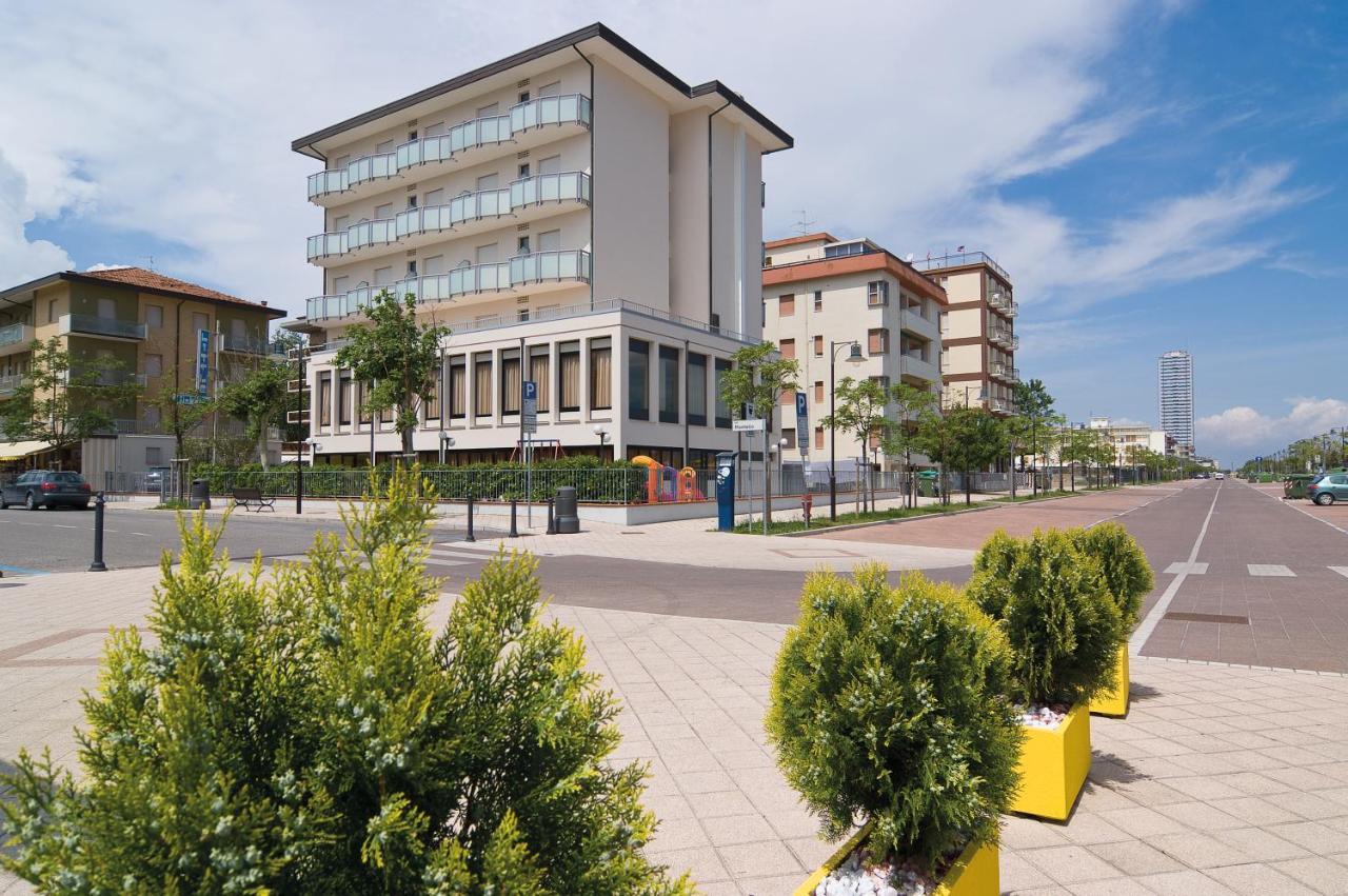 Little Hotel Cesenatico Εξωτερικό φωτογραφία