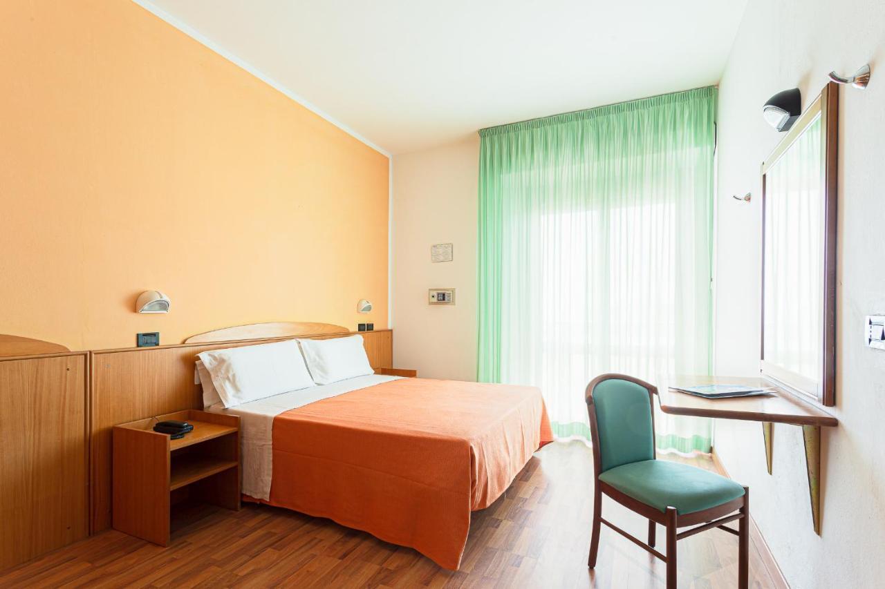 Little Hotel Cesenatico Εξωτερικό φωτογραφία